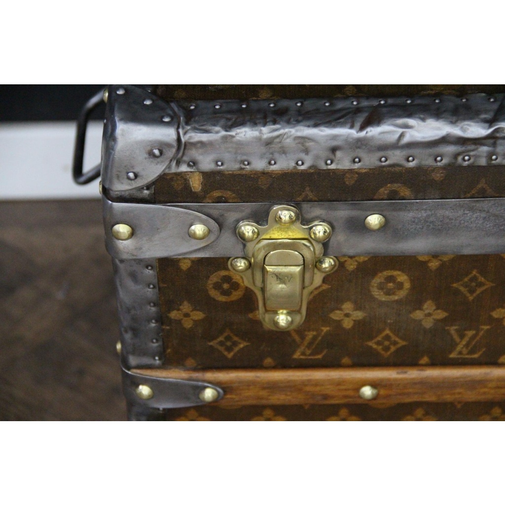 Malle Vuitton courrier 100 cm en toile tissée 5