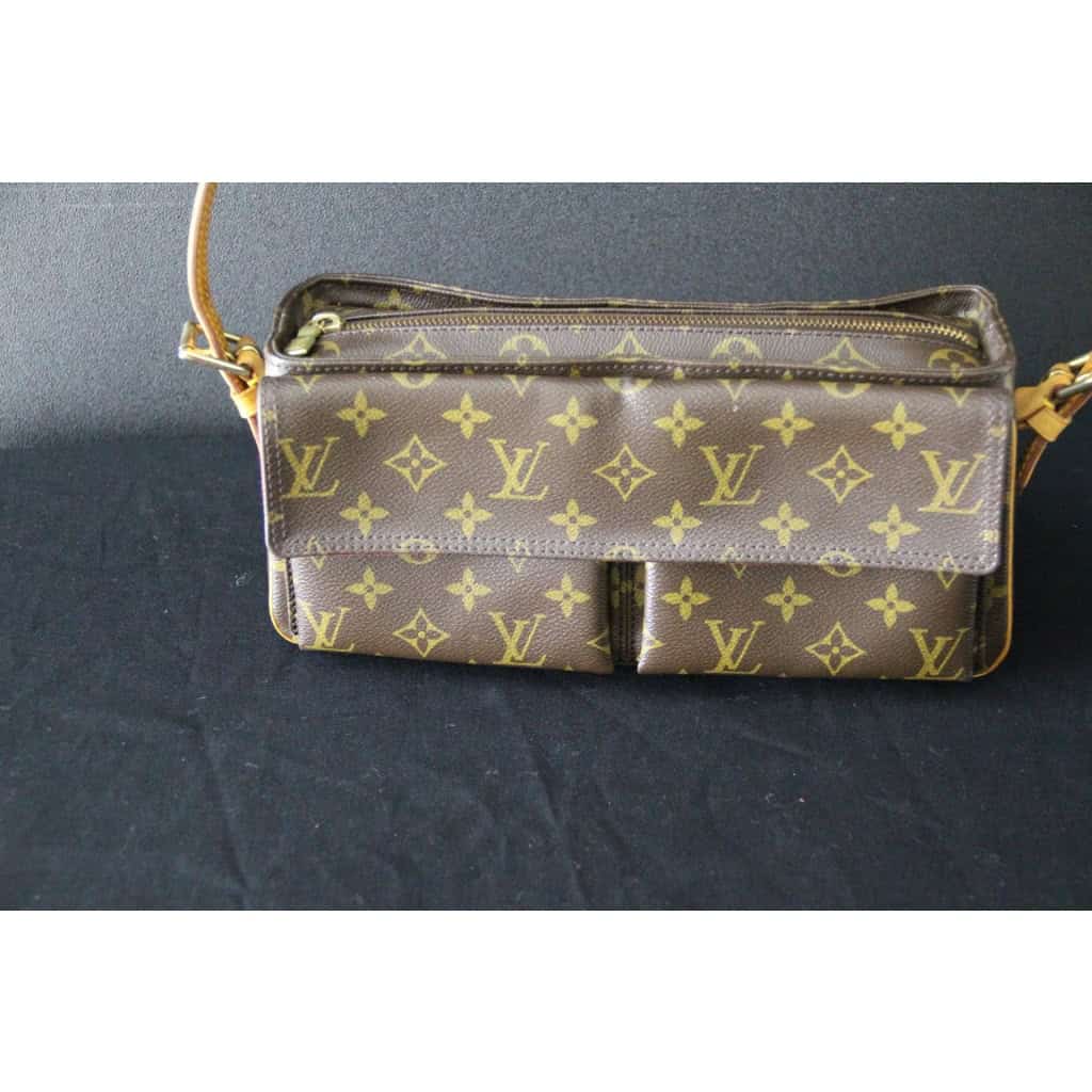 Sac Louis Vuitton Vivacité monogram porté épaule 5