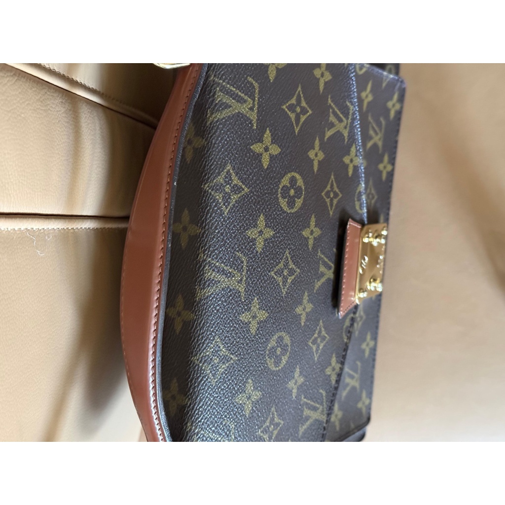 Petit sac Louis Vuitton à bandoulière Monceau 28 cm 6