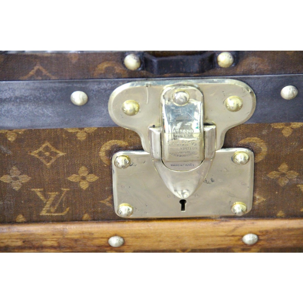 Malle Vuitton courrier 100 cm en toile tissée 6