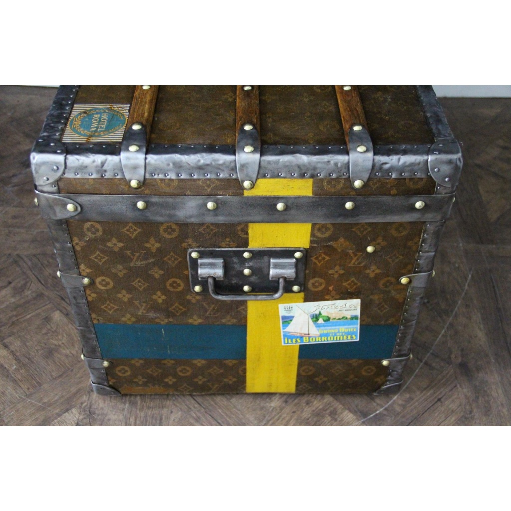 Malle Vuitton courrier 100 cm en toile tissée 8