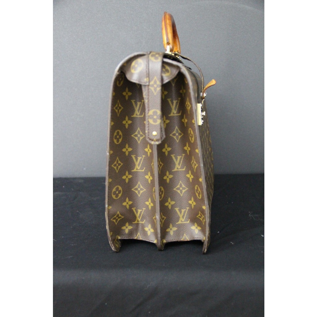 Sac de pilote ou de docteur Louis Vuitton en monogram 9