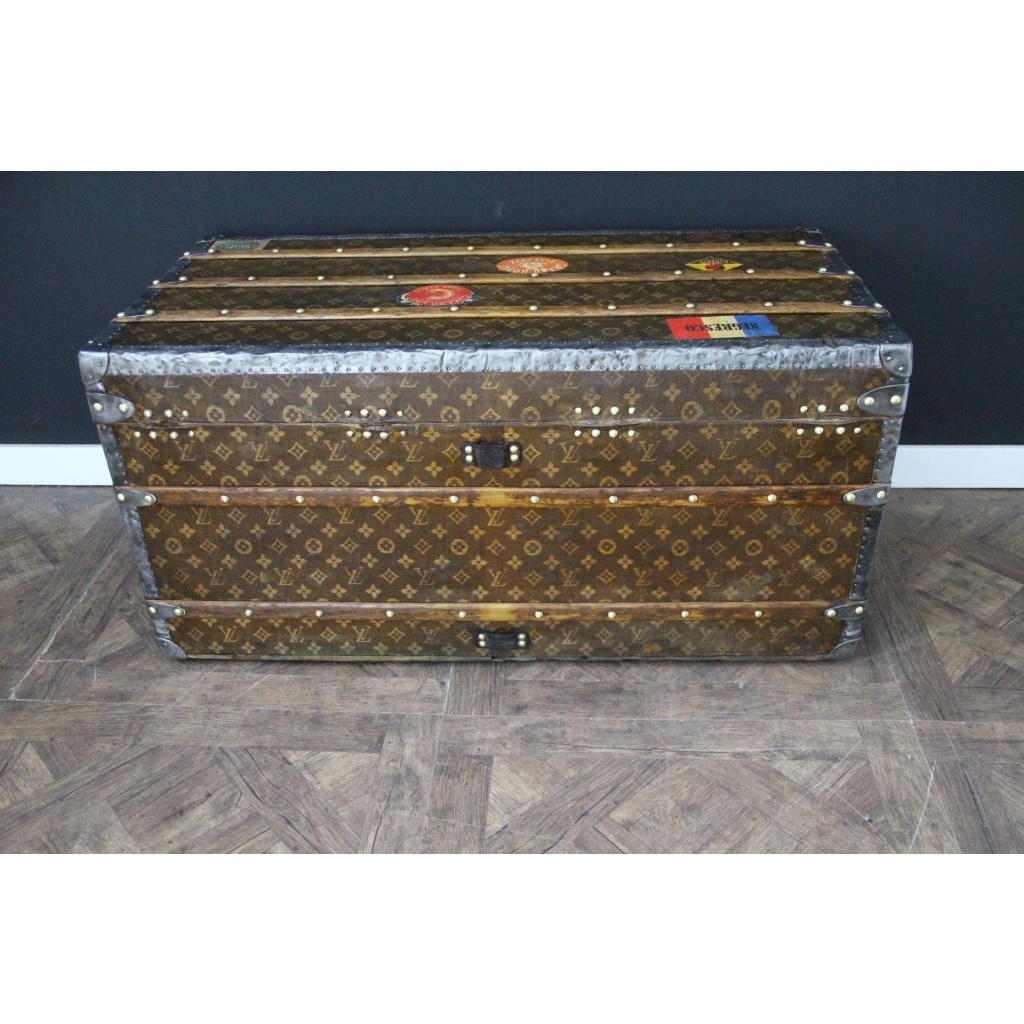 Malle Vuitton courrier 100 cm en toile tissée 10