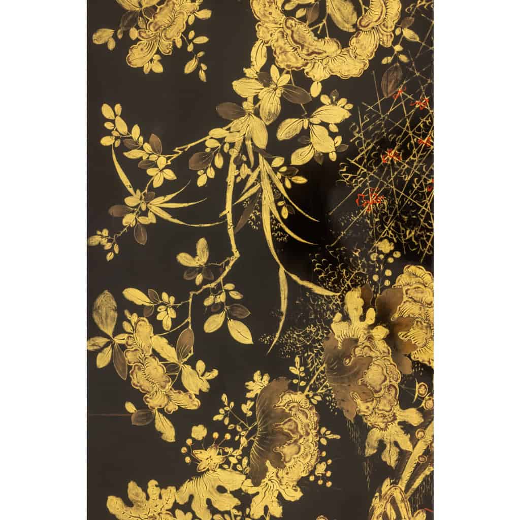 Maison Baguès. Table basse en bronze, laque noire, décor or. Circa 1970 12