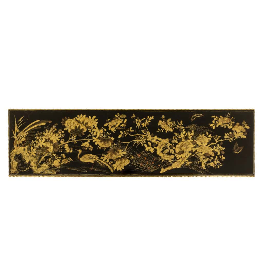 Maison Baguès. Table basse en bronze, laque noire, décor or. Circa 1970 14