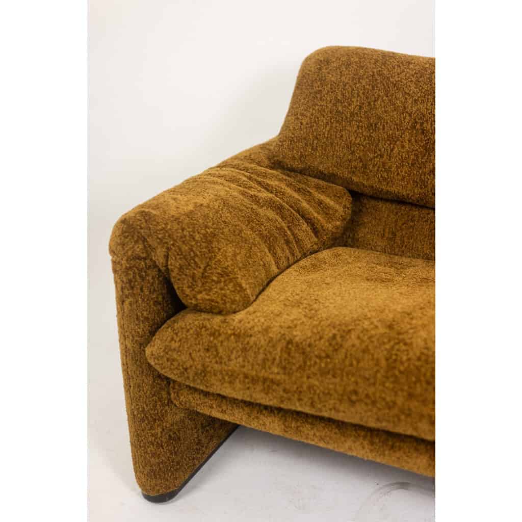 Vico Magistretti. Canapé 2 places, modèle « Maralunga ». Années 1970. 8