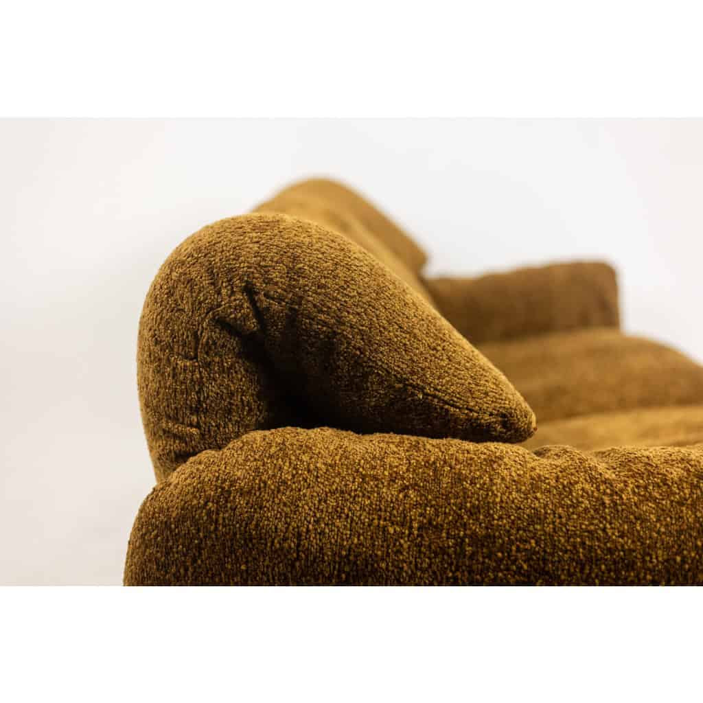 Vico Magistretti. Canapé 2 places, modèle « Maralunga ». Années 1970. 14