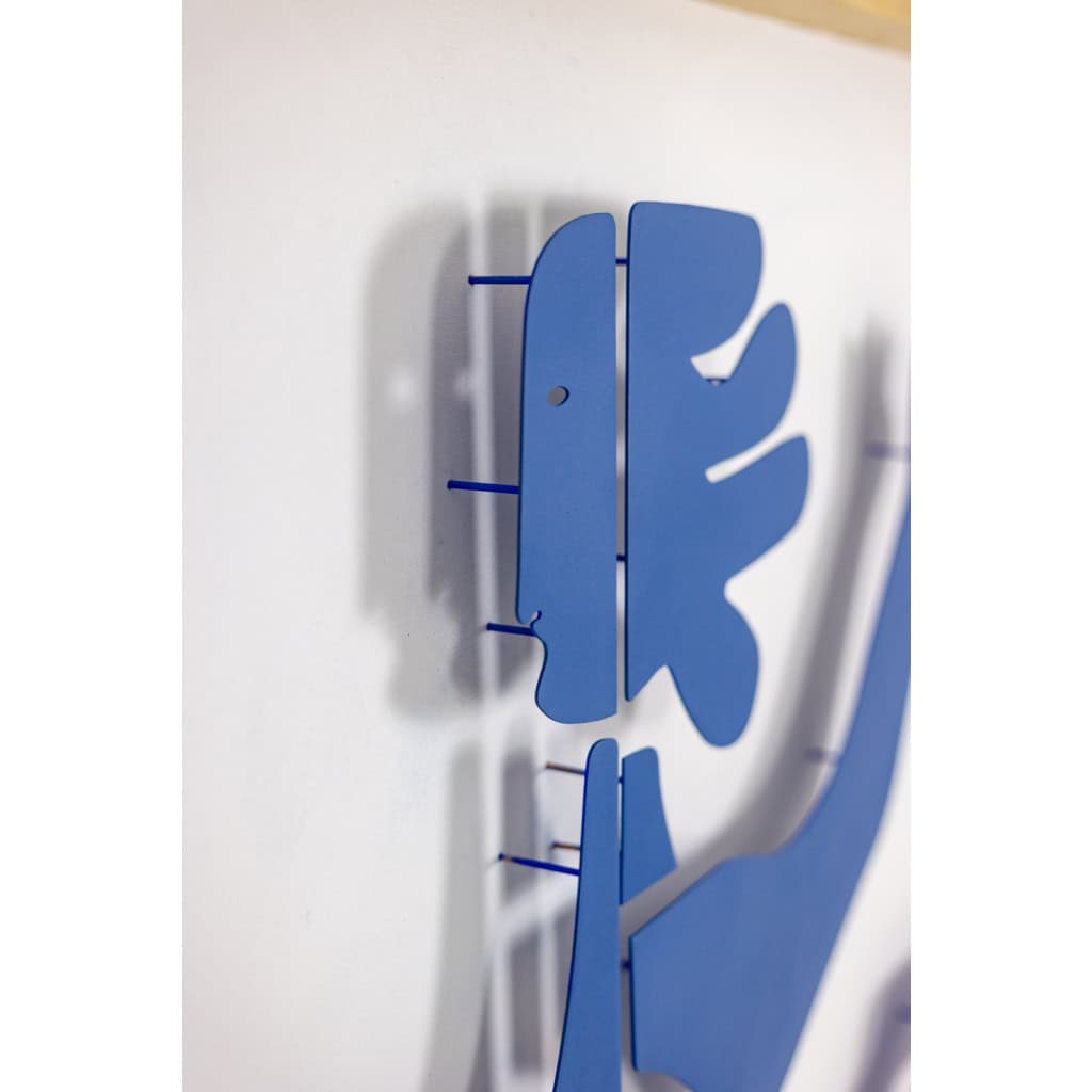 Antonine de Saint Pierre. Panneau Eva en métal laqué bleu marine. Contemporain 7