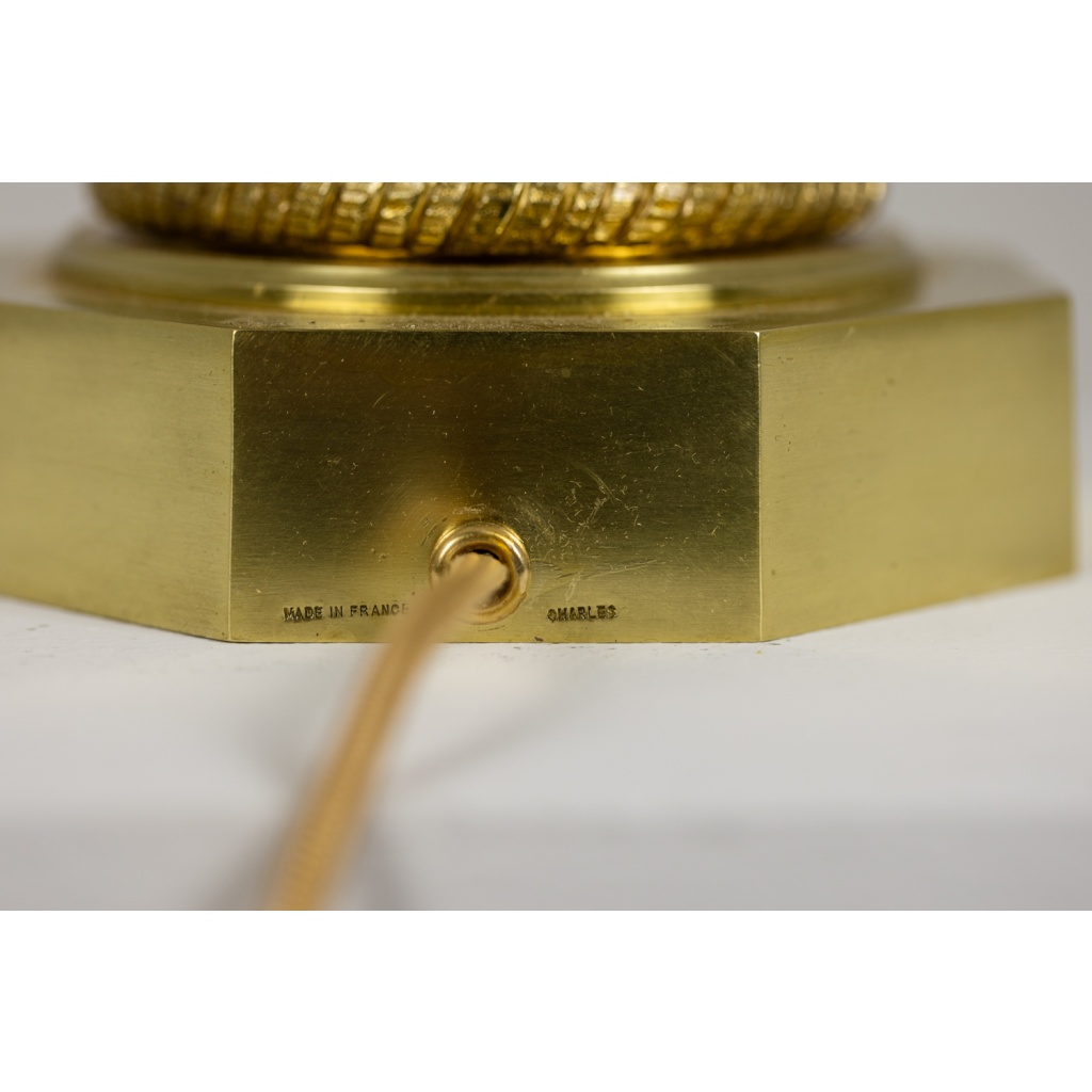 Maison Charles. Lampe oeuf signée en bronze et résine. Années 1970 9