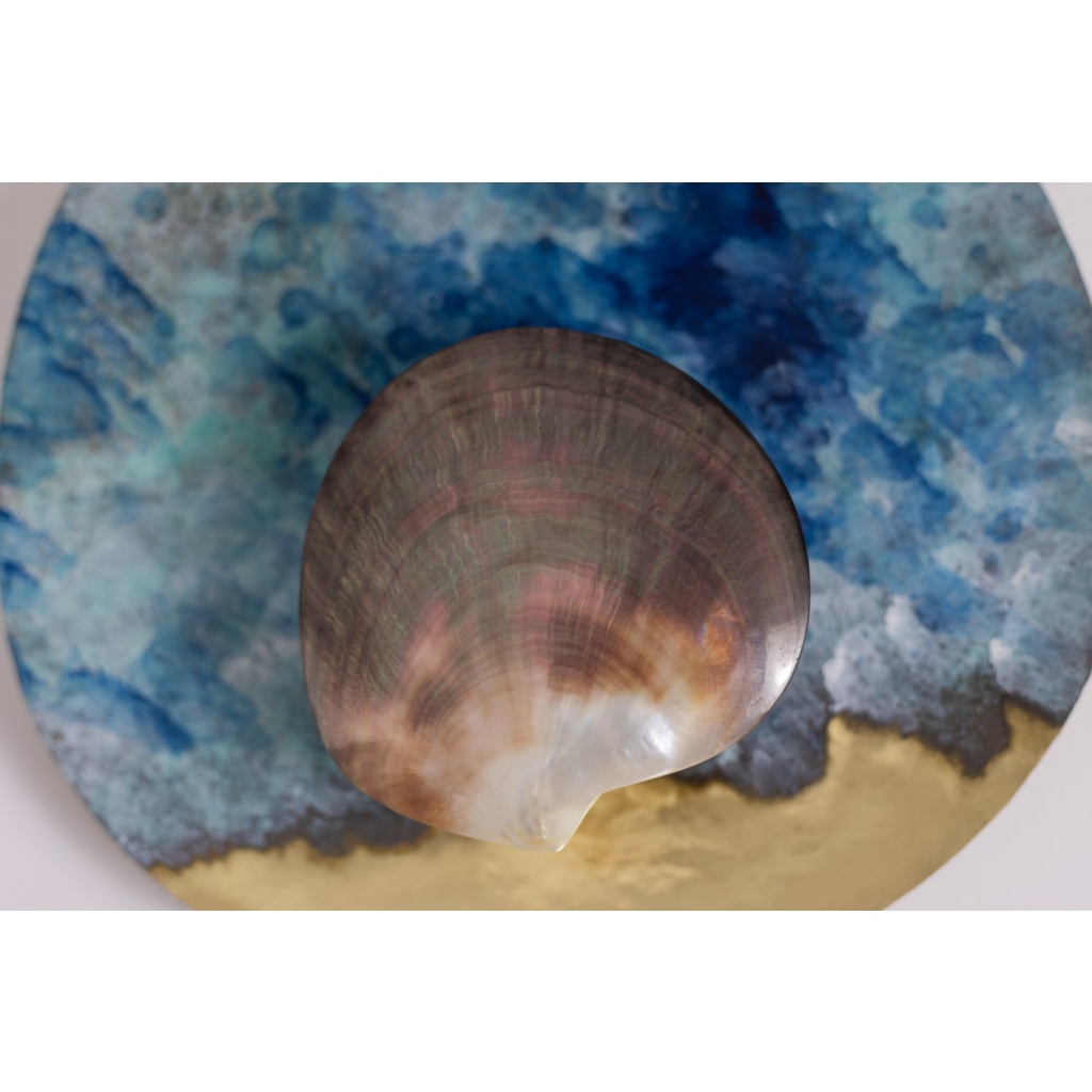 Paire d’appliques modèle « nacre noir ». Travail contemporain. 11