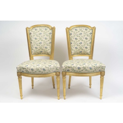 Paire de chaises en bois doré, d’époque Louis XVI (1774-1789), XVIIIème siècle. Paire de chaises en bois doré, d’époque Louis XVI (1774-1789), XVIIIème siècle.