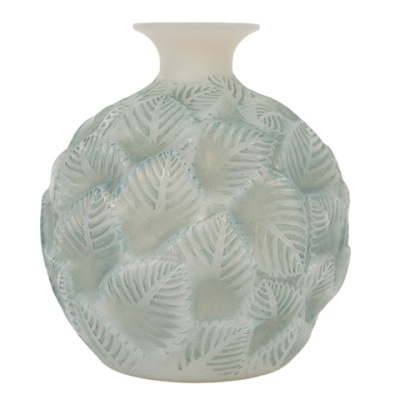 1926 René Lalique – Vase Ormeaux Opalescent 1926 René Lalique – Vase Ormeaux Opalescent