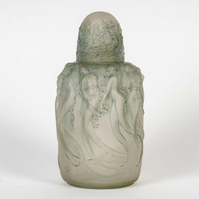 1920 René Lalique – Brûle Parfums Sirènes Verre Blanc Patiné Bleu 1920 René Lalique – Brûle Parfums Sirènes Verre Blanc Patiné Bleu
