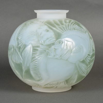 1921 René Lalique – Vase Poissons Verre Opalescent Patiné Vert 1921 René Lalique – Vase Poissons Verre Opalescent Patiné Vert