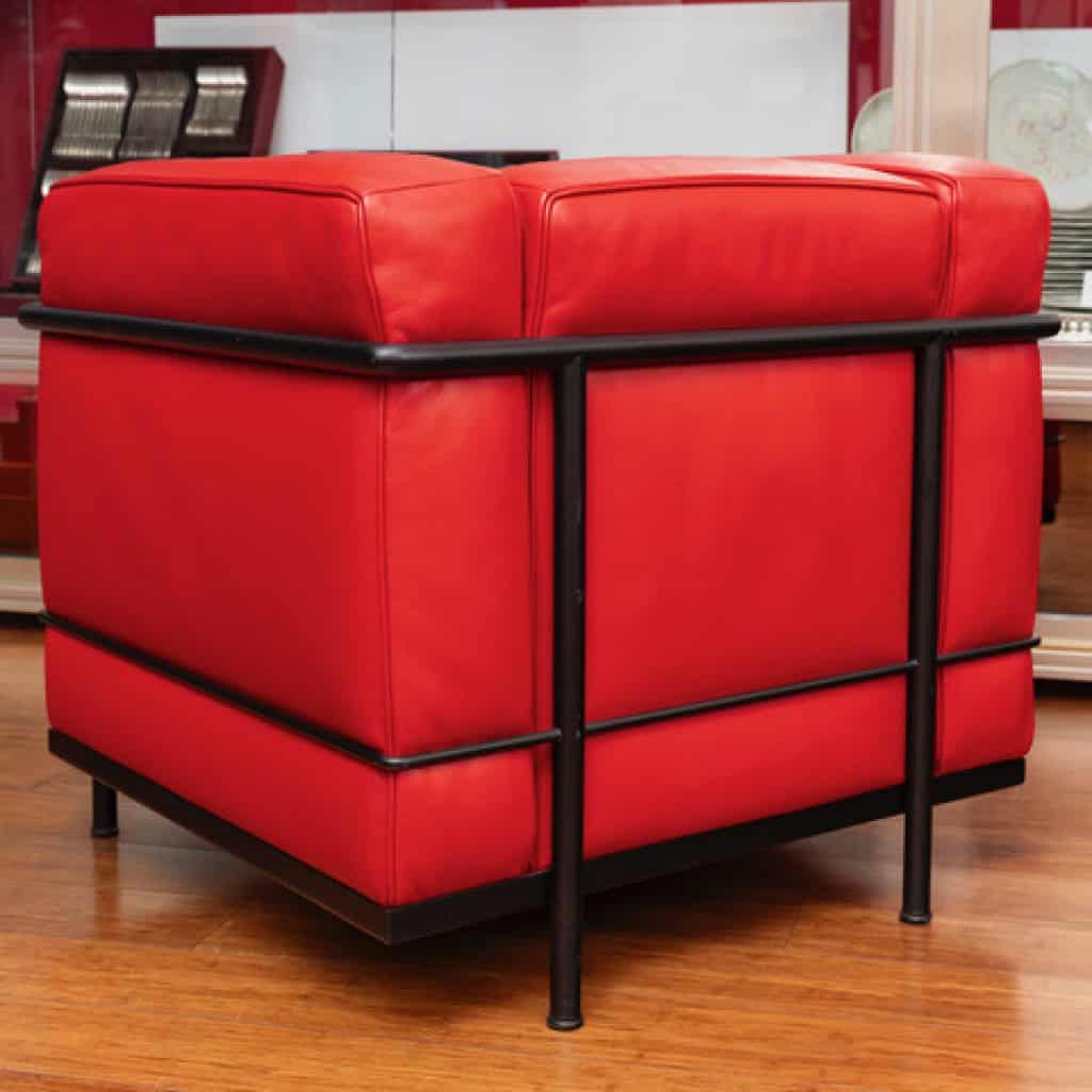 LE CORBUSIER ET PIERRE JEANNERET : Fauteuil « LC2 » cuir rouge 11