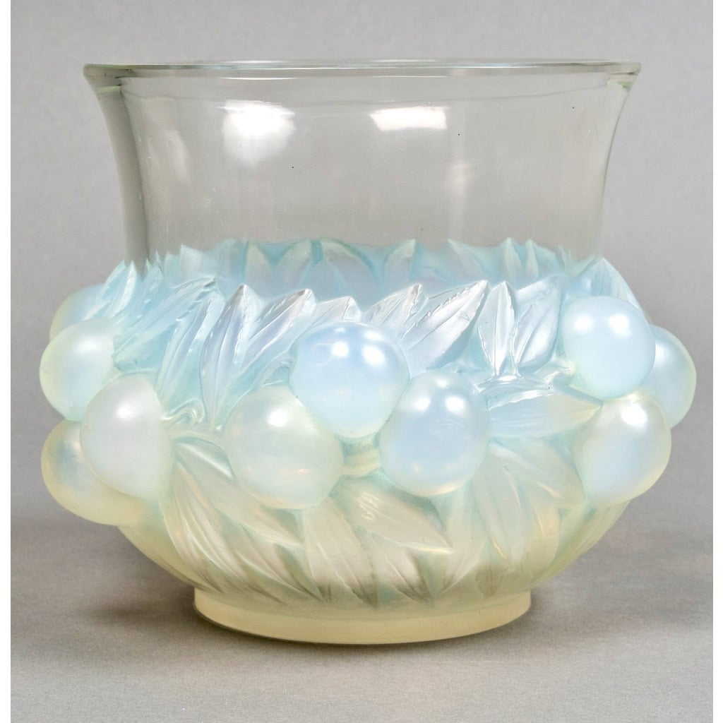1930 René Lalique – Vase Prunes Verre Opalescent Patiné Bleu 3