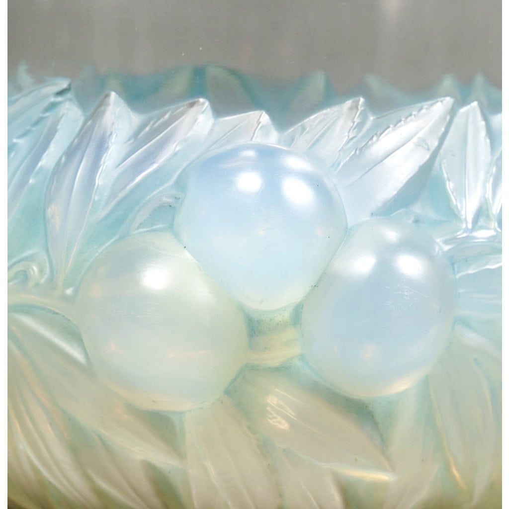 1930 René Lalique – Vase Prunes Verre Opalescent Patiné Bleu 7