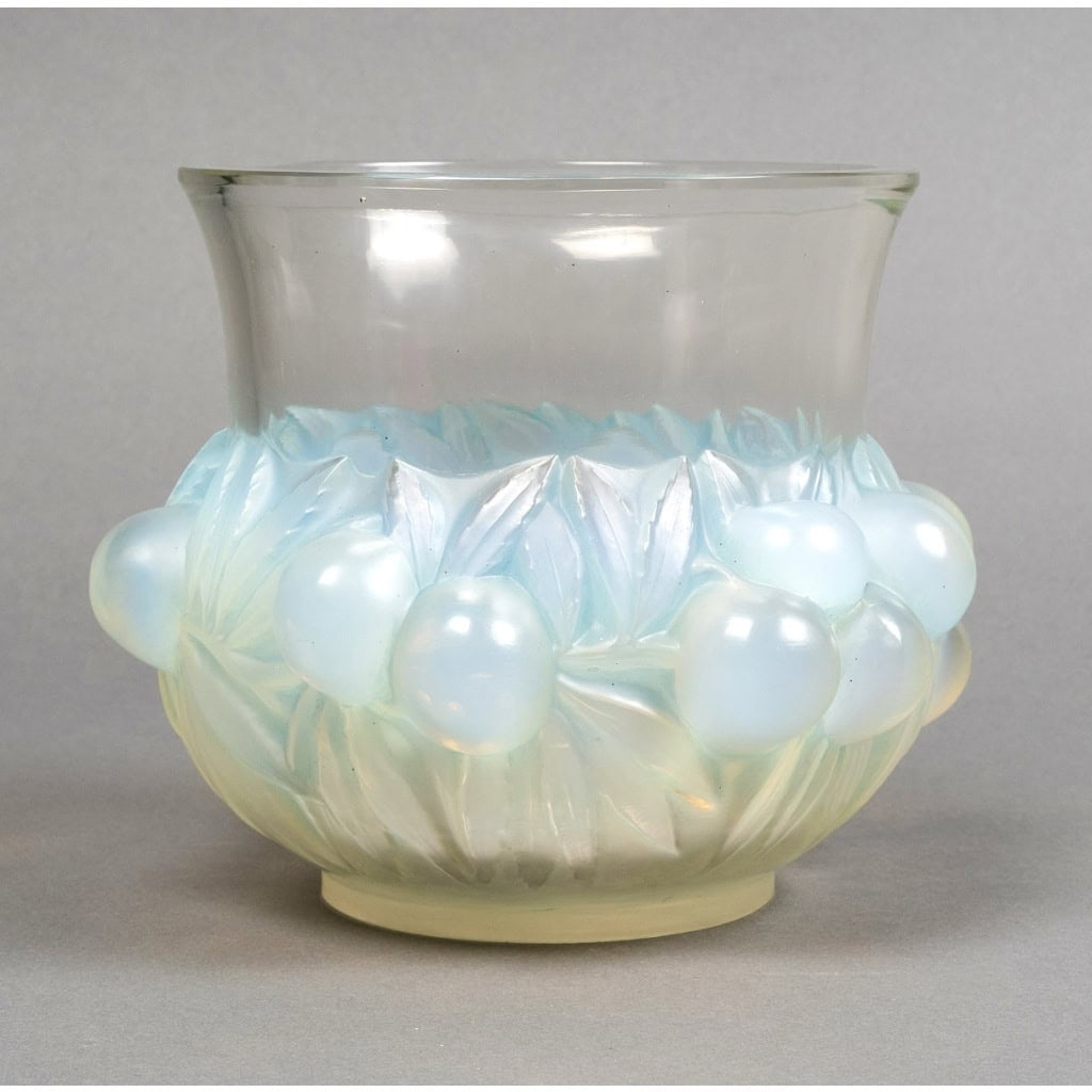 1930 René Lalique – Vase Prunes Verre Opalescent Patiné Bleu 4