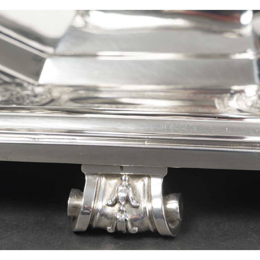 ORFEVRE BOIN TABURET – Terrine couverte et son présentoir en argent massif XIXe 10 ORFEVRE BOIN TABURET – Terrine couverte et son présentoir en argent massif XIXe 10