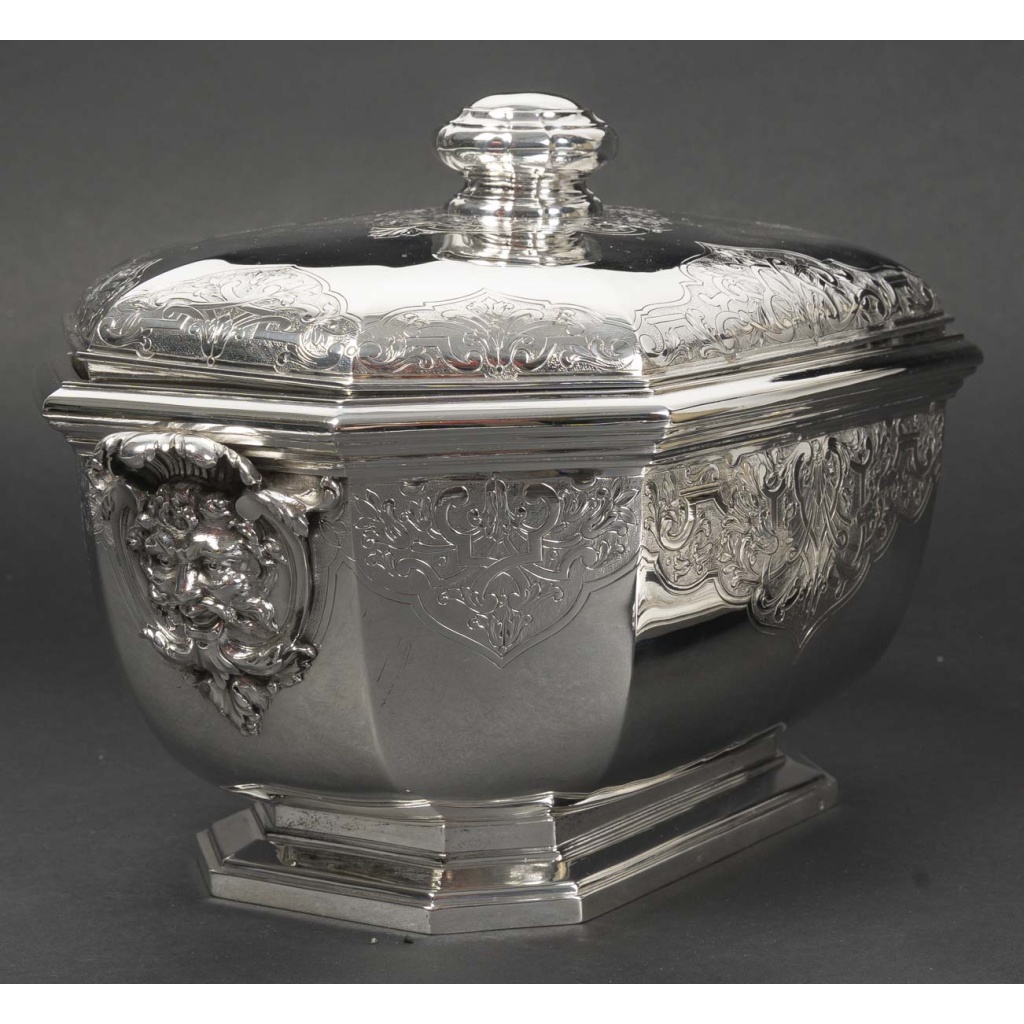 ORFEVRE BOIN TABURET – Terrine couverte et son présentoir en argent massif XIXe 15 ORFEVRE BOIN TABURET – Terrine couverte et son présentoir en argent massif XIXe 15