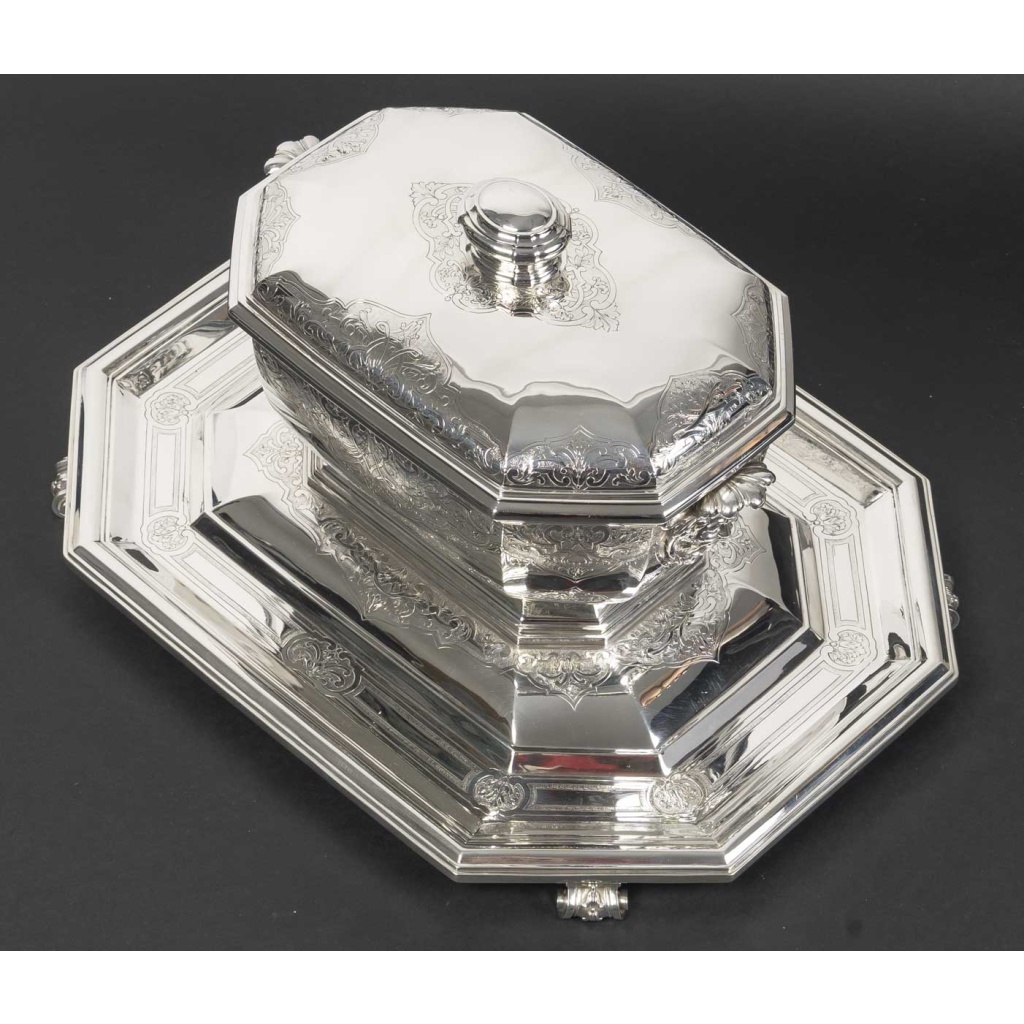 ORFEVRE BOIN TABURET – Terrine couverte et son présentoir en argent massif XIXe 26 ORFEVRE BOIN TABURET – Terrine couverte et son présentoir en argent massif XIXe 26