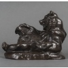 Sculpture – Ours Couché , Antoine-Louis Barye (1795-1875) – Bronze 9