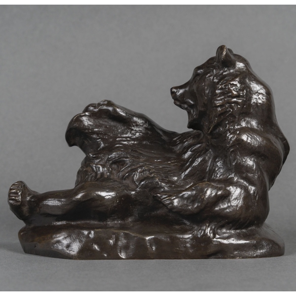 Sculpture – Ours Couché , Antoine-Louis Barye (1795-1875) – Bronze 4