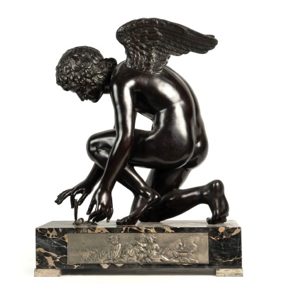 Sculpture – L’ Amour Saisissant Un Papillon , Antoine Denis Chaudet (1763-1810) – Bronze Sculpture – L’ Amour Saisissant Un Papillon , Antoine Denis Chaudet (1763-1810) – Bronze