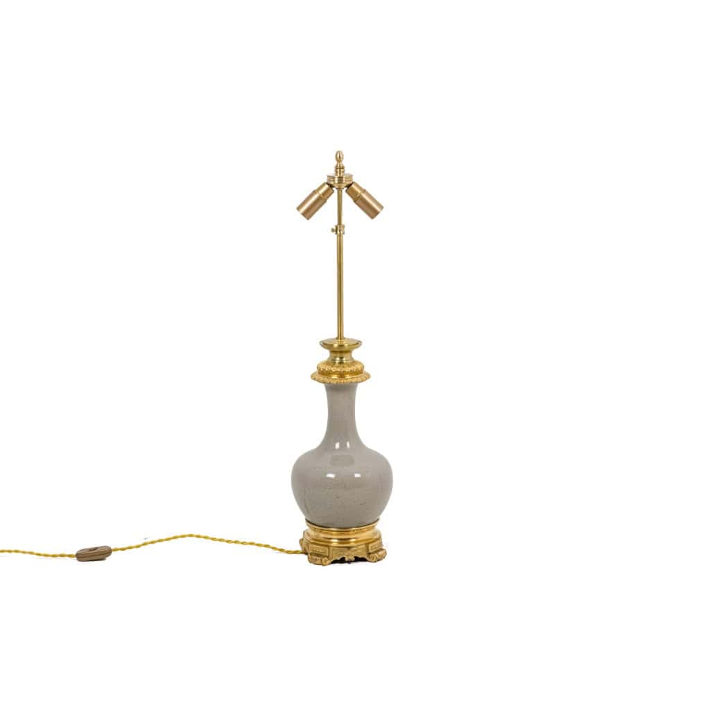 Lampe en porcelaine céladon craquelée et bronze doré, circa 1880 4