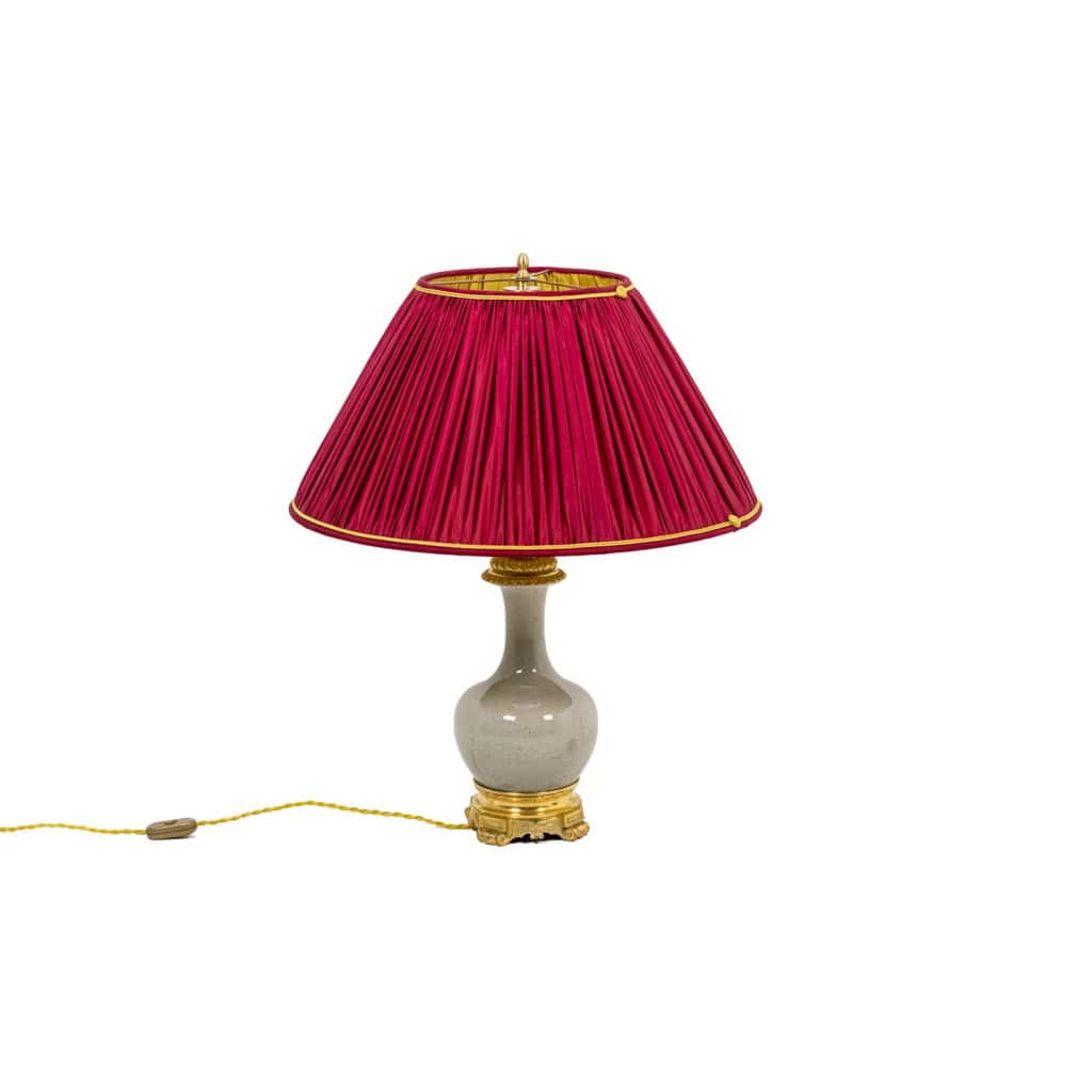 Lampe en porcelaine céladon craquelée et bronze doré, circa 1880 3