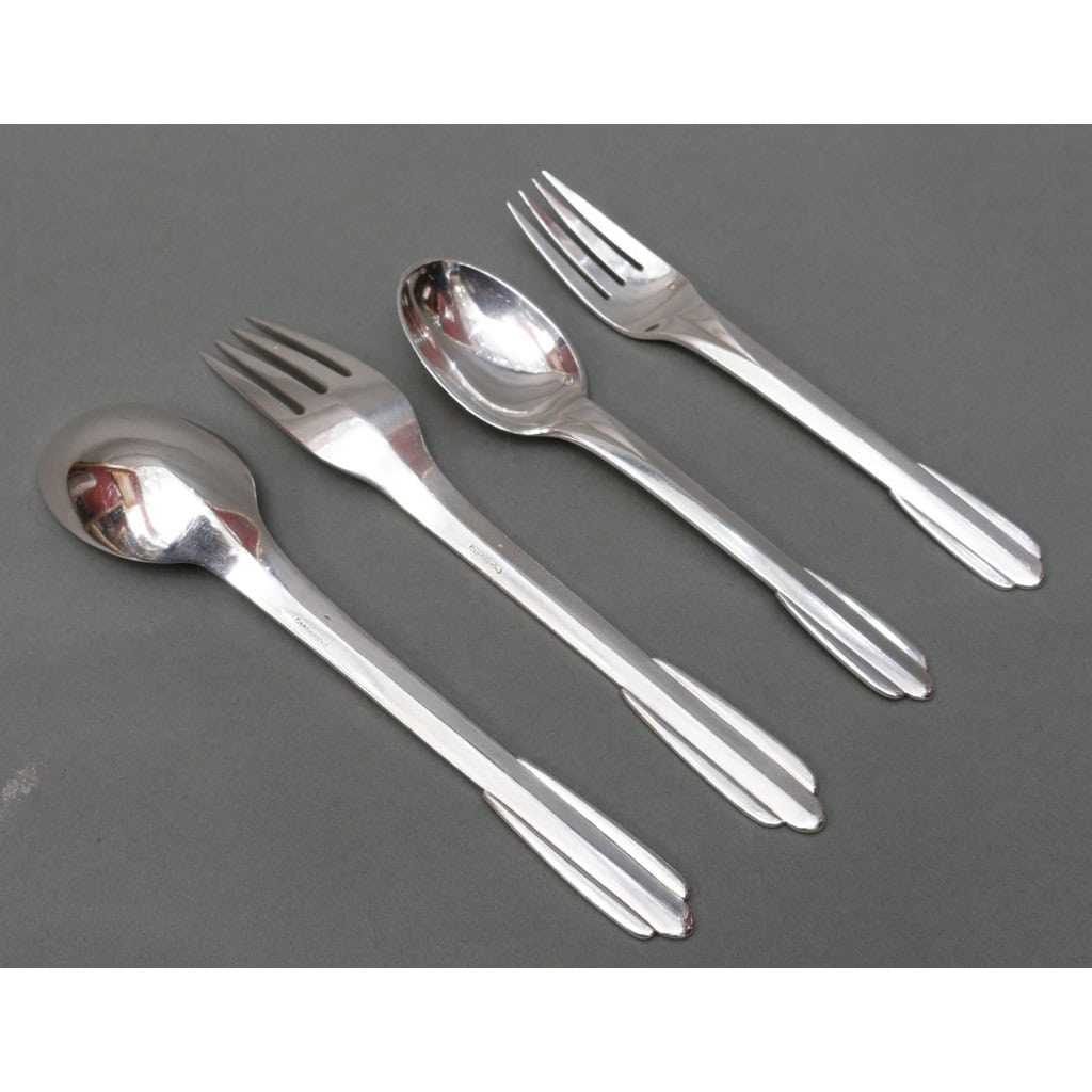 FJERDINGSTAD – Ménagère 78 pièces argent massif Epoque ART DECO 20 FJERDINGSTAD – Ménagère 78 pièces argent massif Epoque ART DECO 20