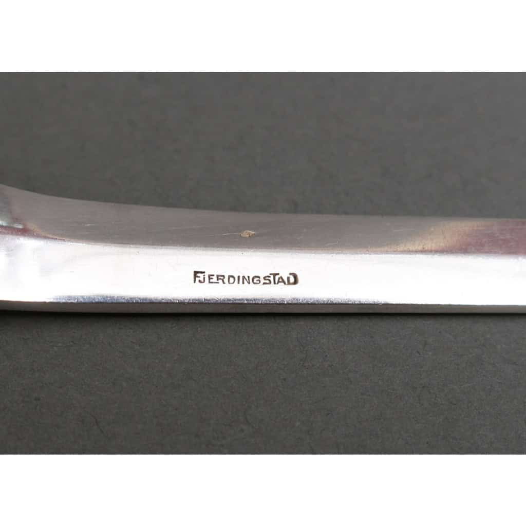 FJERDINGSTAD – Ménagère 78 pièces argent massif Epoque ART DECO 23 FJERDINGSTAD – Ménagère 78 pièces argent massif Epoque ART DECO 23