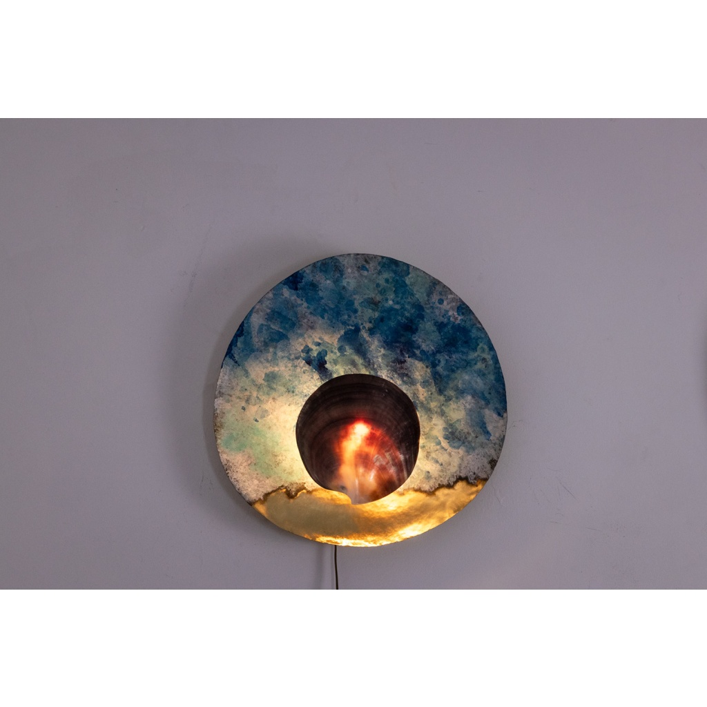 Paire d’appliques modèle « nacre noir ». Travail contemporain. 4