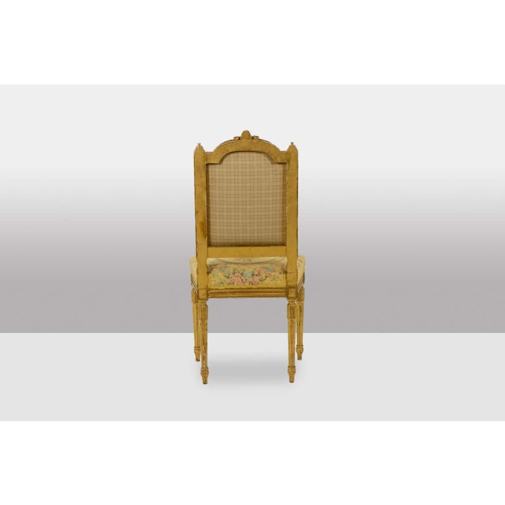 Paire de chaises en bois doré et tapisserie. Epoque Louis XVI 7