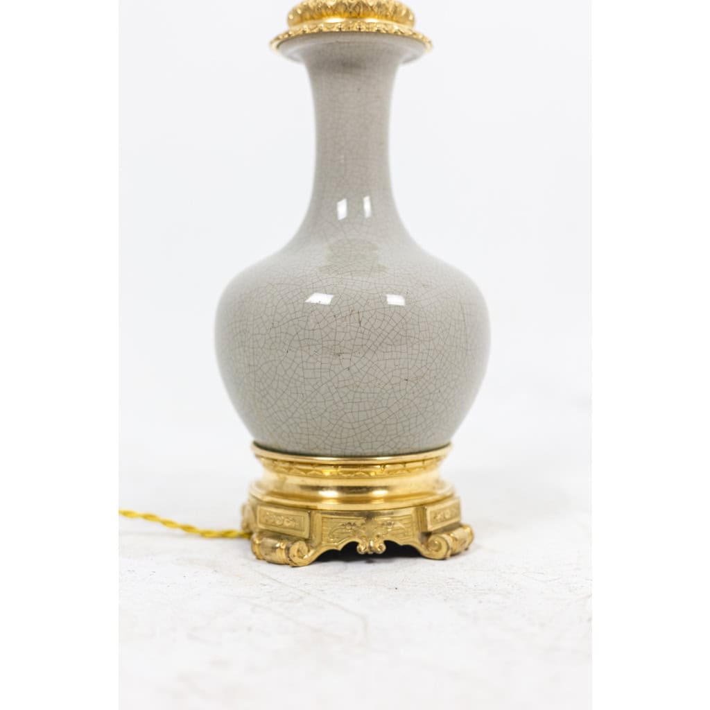 Lampe en porcelaine céladon craquelée et bronze doré, circa 1880 9
