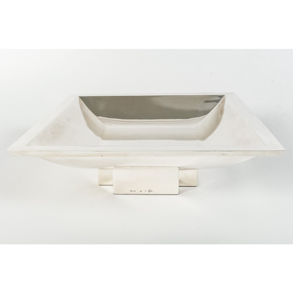 orfevre D. GARRIDO – CENTRE DE TABLE CARRE EN ARGENT MASSIF XXe 4 orfevre D. GARRIDO – CENTRE DE TABLE CARRE EN ARGENT MASSIF XXe 4