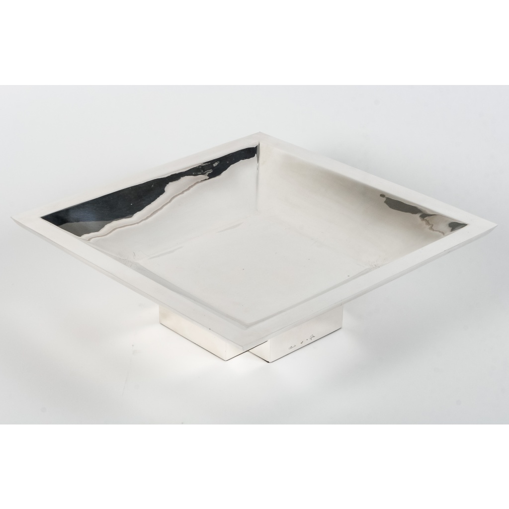 orfevre D. GARRIDO – CENTRE DE TABLE CARRE EN ARGENT MASSIF XXe 12 orfevre D. GARRIDO – CENTRE DE TABLE CARRE EN ARGENT MASSIF XXe 12