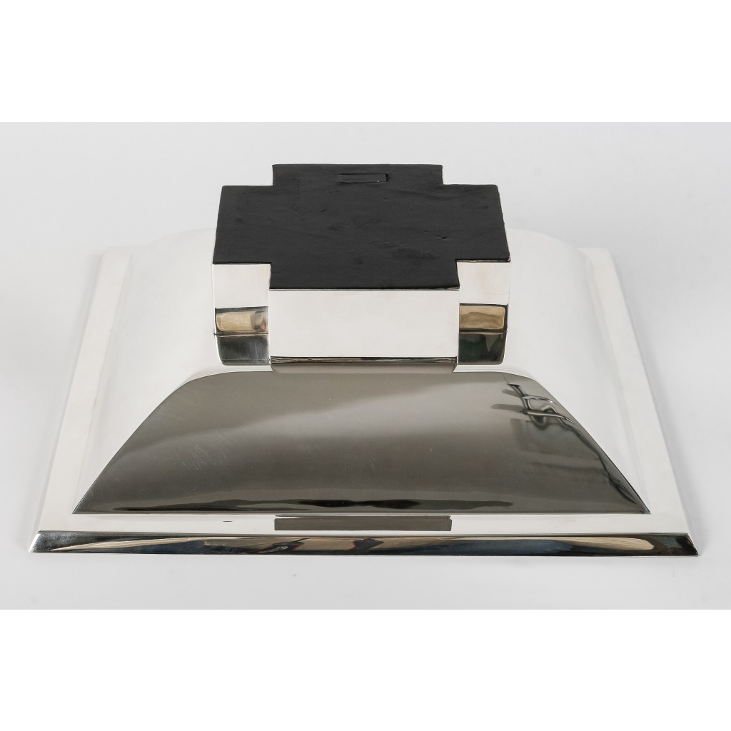 orfevre D. GARRIDO – CENTRE DE TABLE CARRE EN ARGENT MASSIF XXe 15 orfevre D. GARRIDO – CENTRE DE TABLE CARRE EN ARGENT MASSIF XXe 15