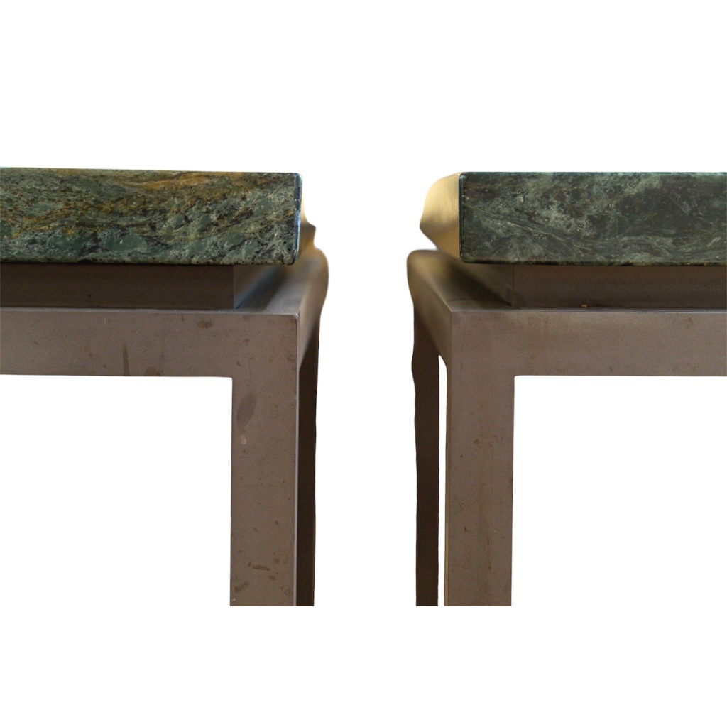 Paire de tables basses en marqueterie de marbre vert, années 1970 5