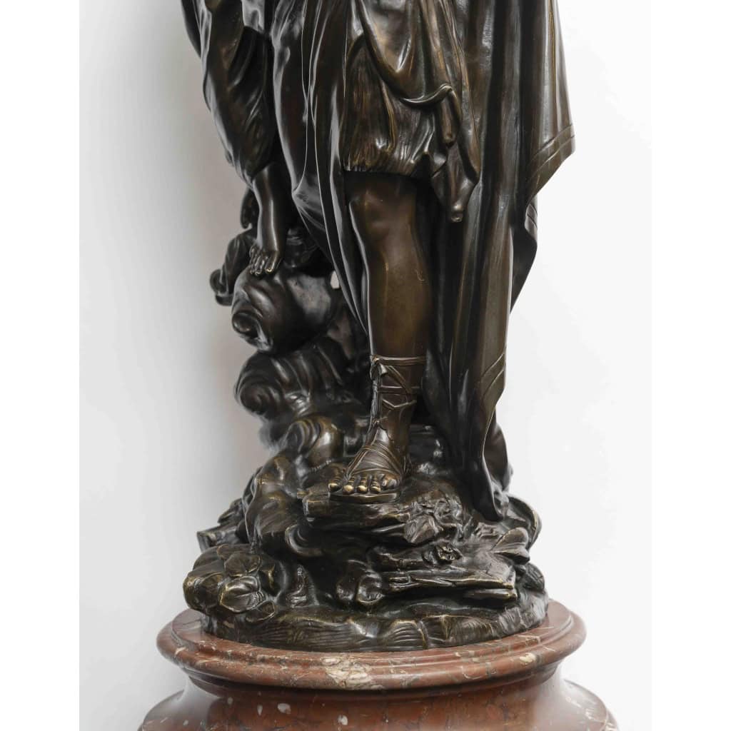 Sculpture en bronze représentant Orphée et Eurydice. 9