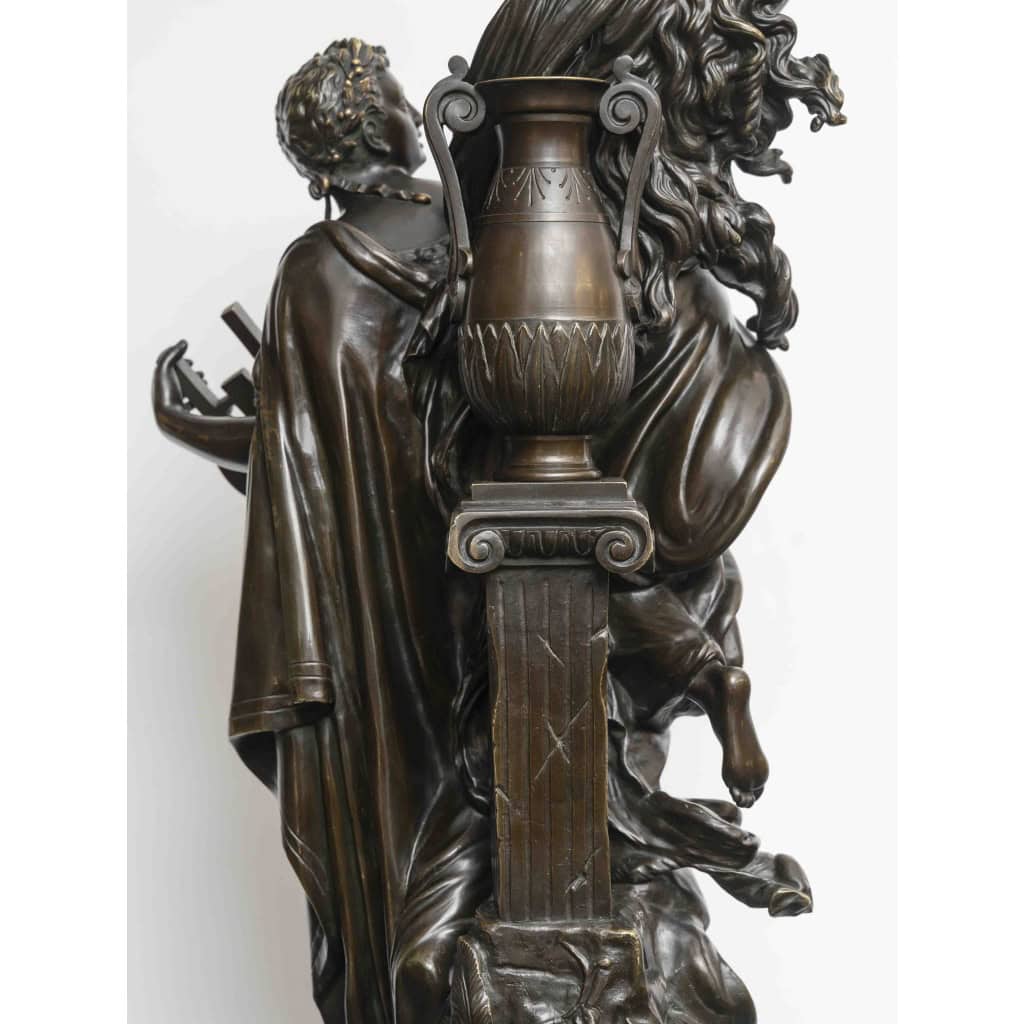 Sculpture en bronze représentant Orphée et Eurydice. 13