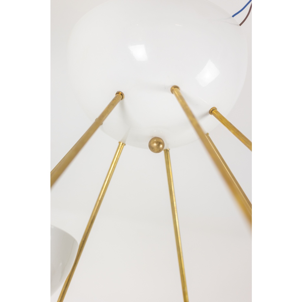 Stilnovo. Lustre en laiton doré et métal laqué blanc. Contemporain. 6