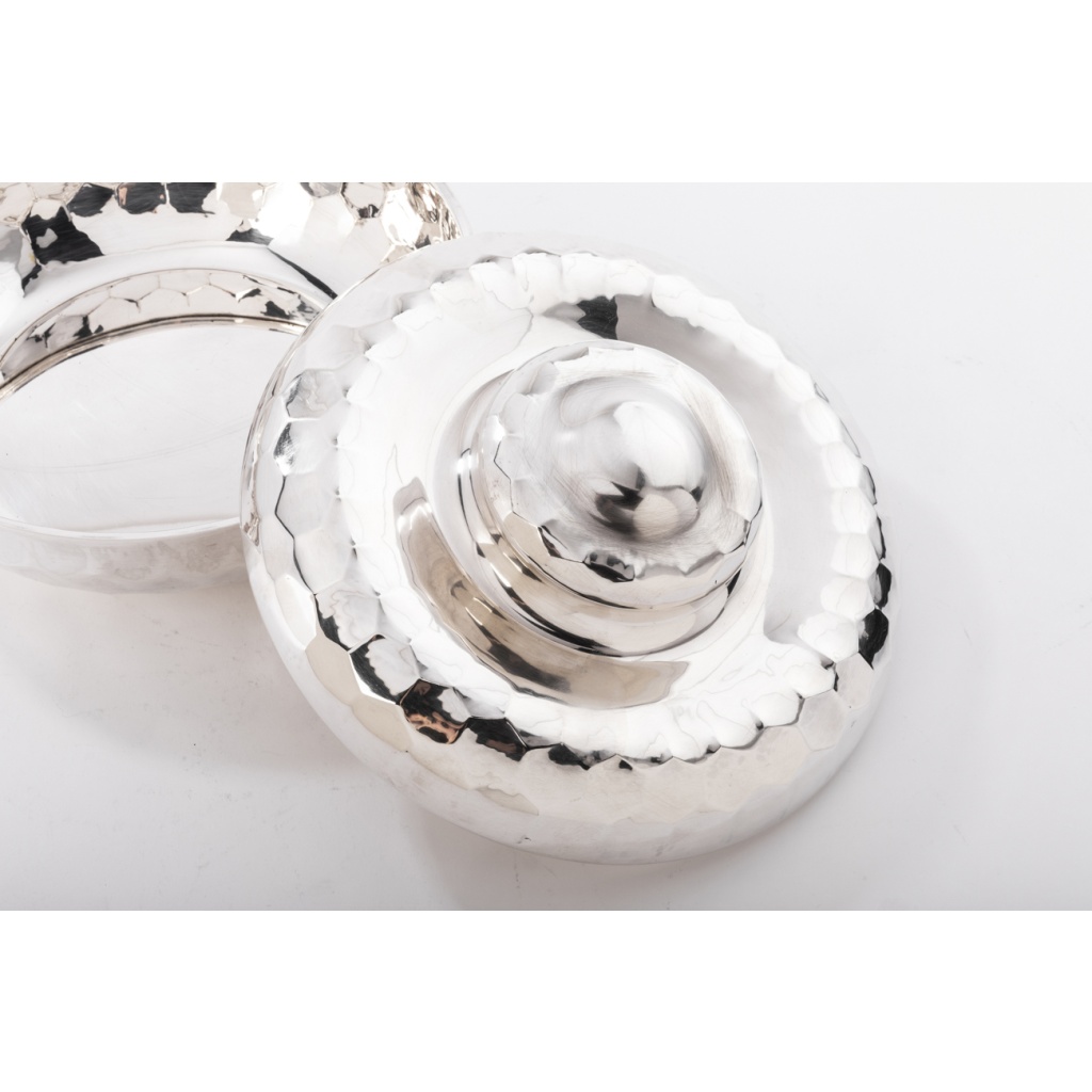 Coffret en argent massif martelé Italie du Nord Epoque XXe 11