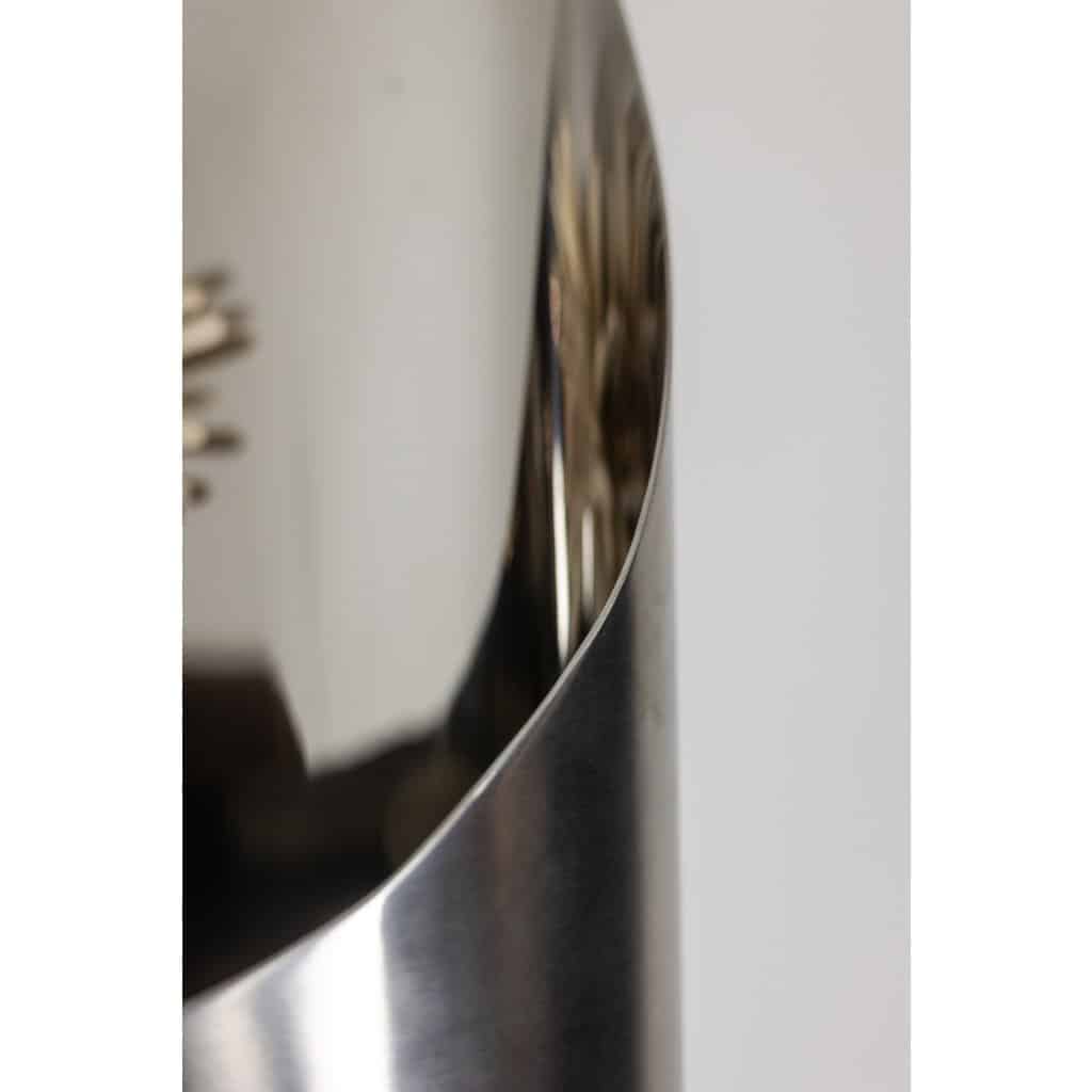 Paire de grandes appliques murales en métal poli. Années 70 5