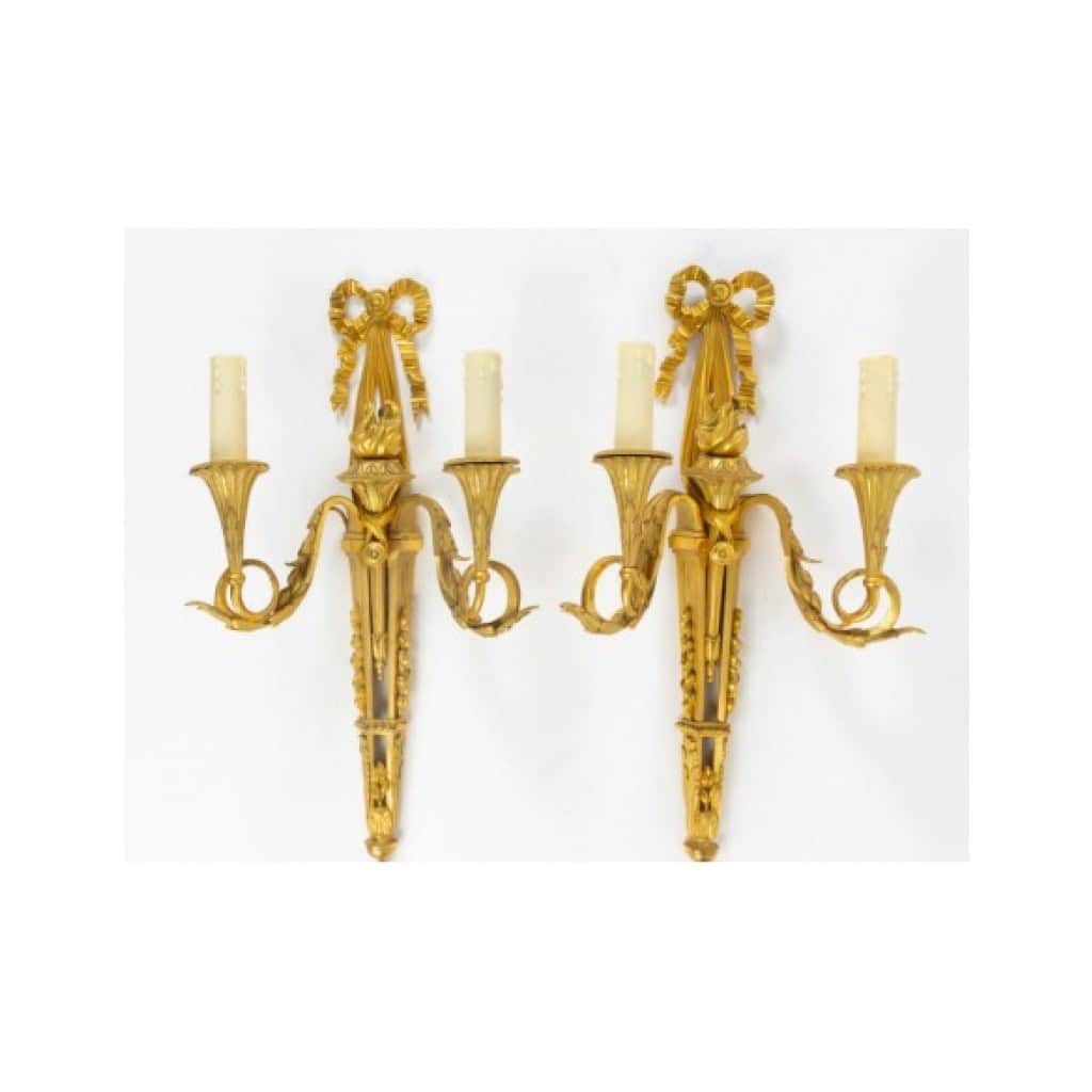 Paire d’appliques de style Louis XVI. XIXème siècle. 3 Paire d’appliques de style Louis XVI. XIXème siècle. 3