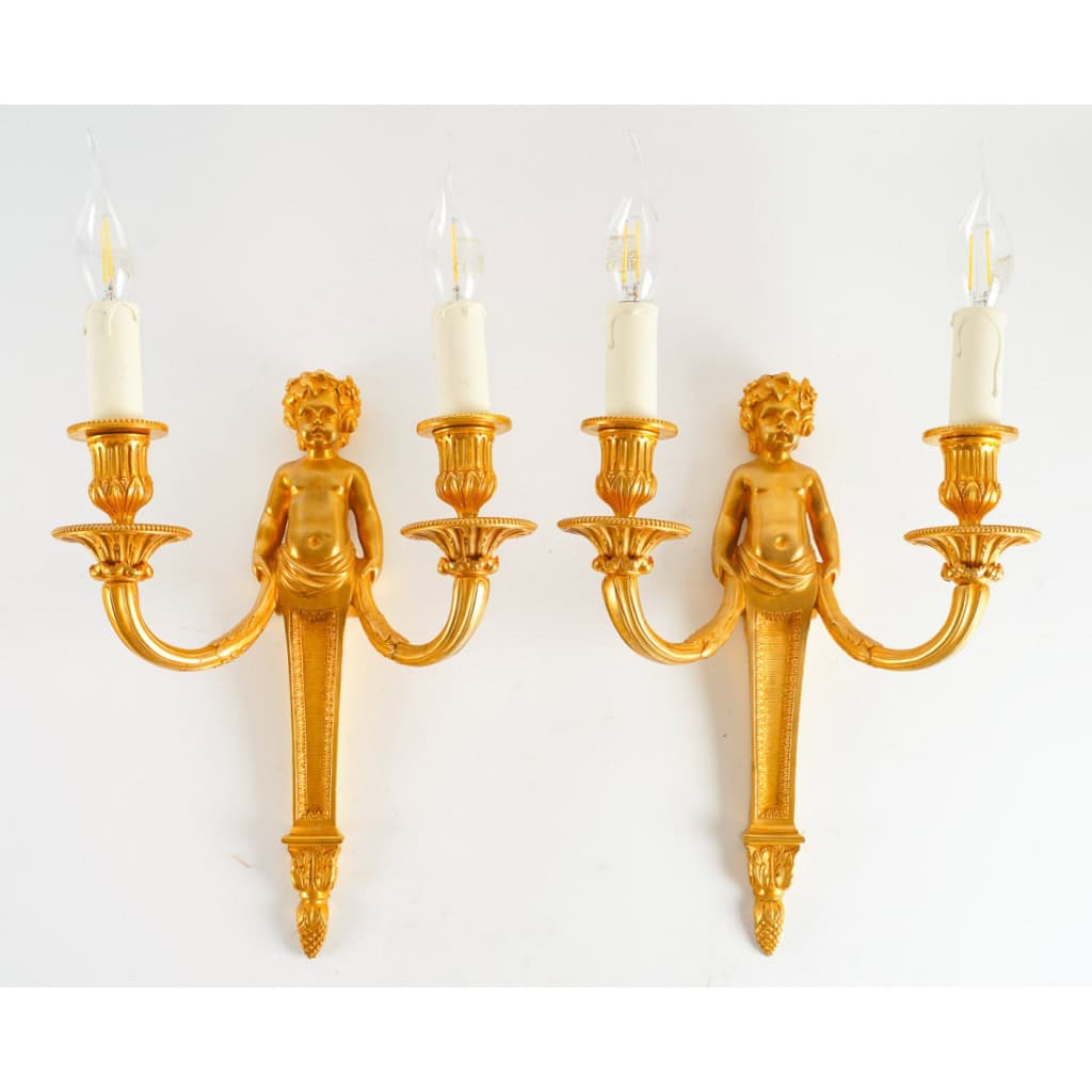 Paire d’appliques de style Louis XVI. XIXème siècle. 3 Paire d’appliques de style Louis XVI. XIXème siècle. 3