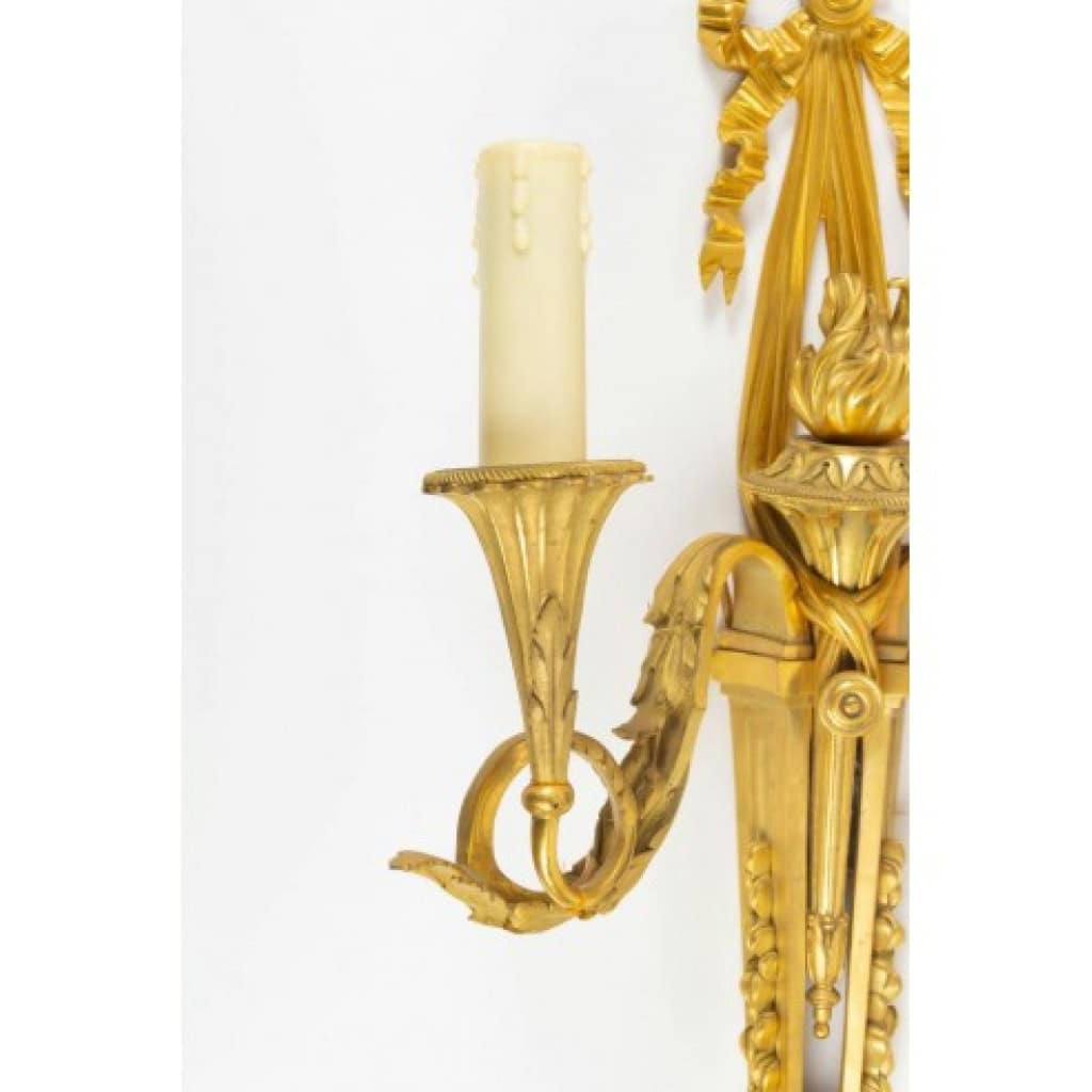 Paire d’appliques de style Louis XVI. XIXème siècle. 4 Paire d’appliques de style Louis XVI. XIXème siècle. 4