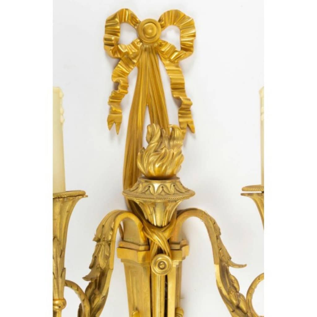 Paire d’appliques de style Louis XVI. XIXème siècle. 5 Paire d’appliques de style Louis XVI. XIXème siècle. 5