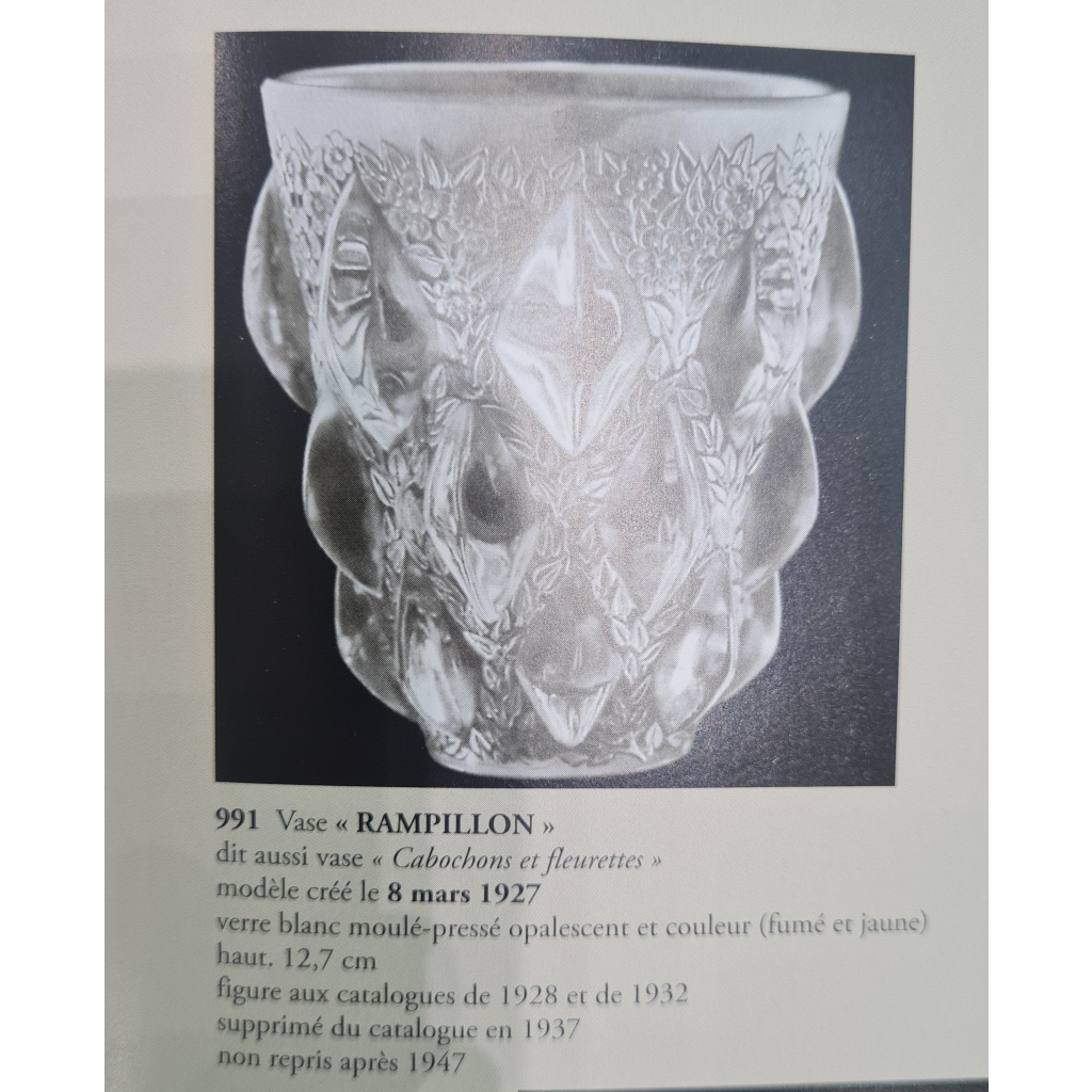 René LALIQUE – Vase RAMPILLON dit CABOCHONS et FLEURETTES 1927 4 René LALIQUE – Vase RAMPILLON dit CABOCHONS et FLEURETTES 1927 4