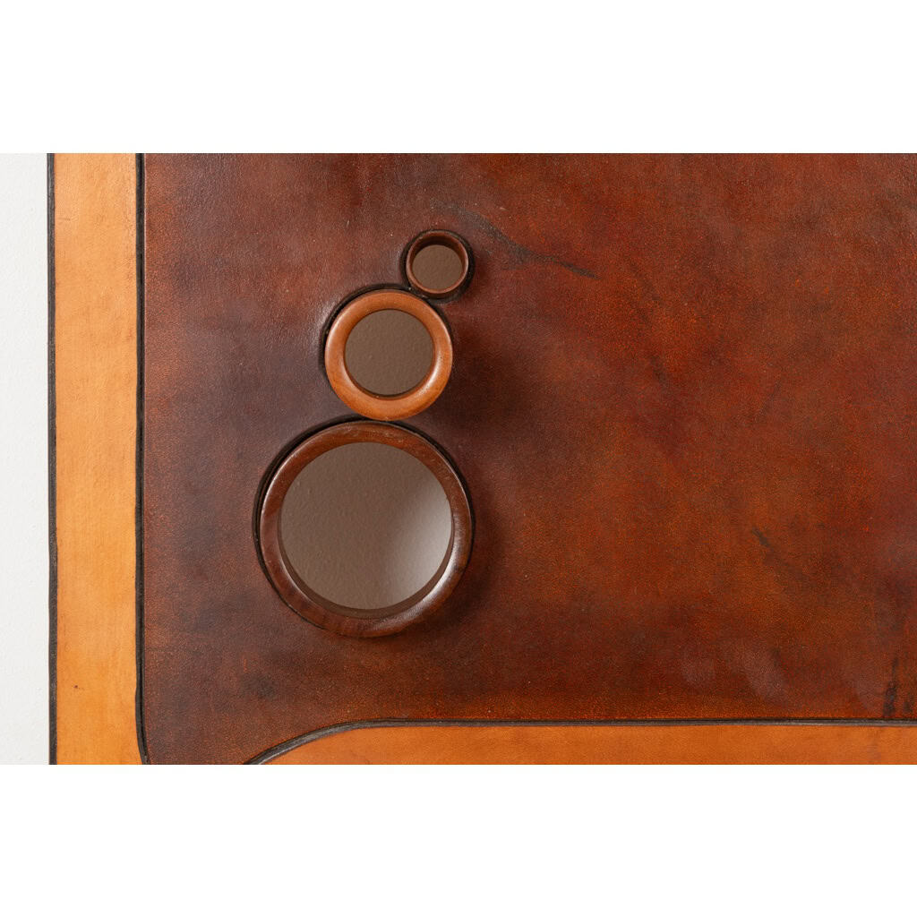 Tabourets et applique en merisier et cuir. Années 1970 16